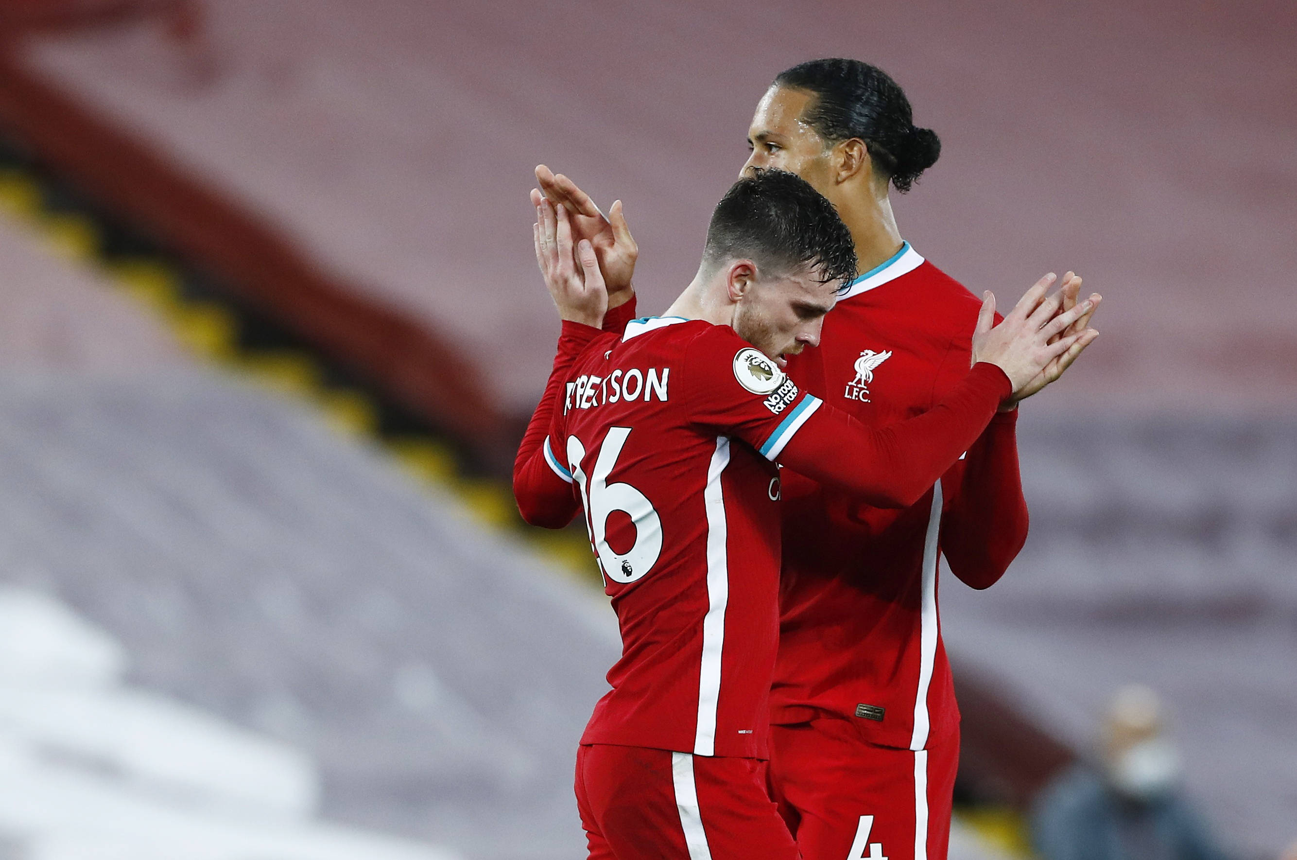 他仍需防守 他仍需防守